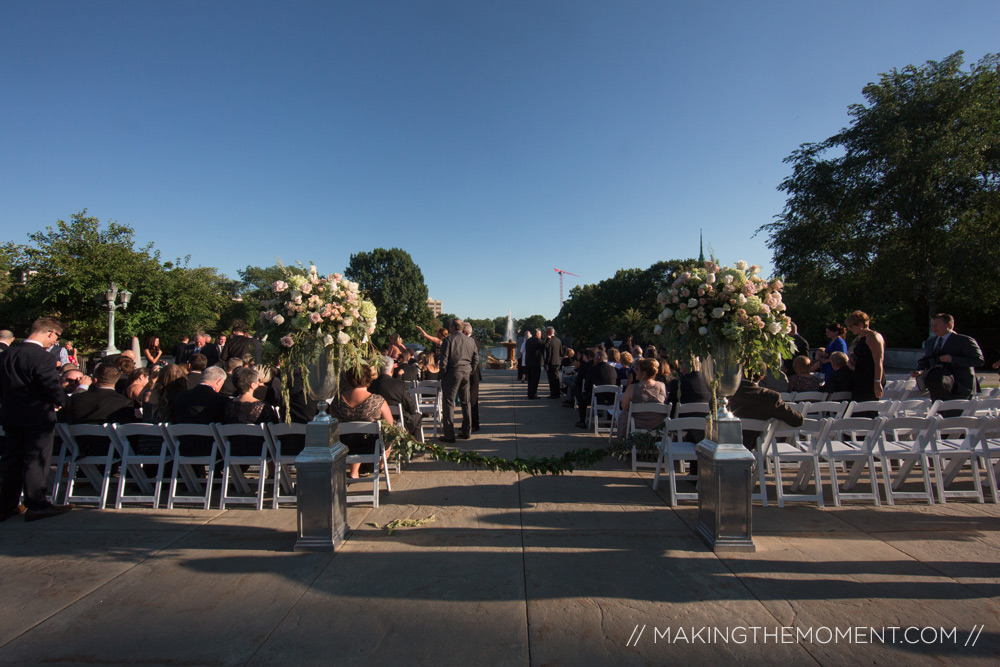 Outdoor wedding cleveland Art Museum