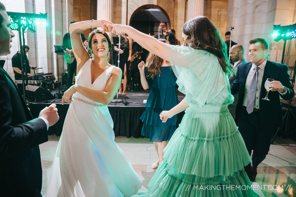 Old courthouse cleveland wedding photographers