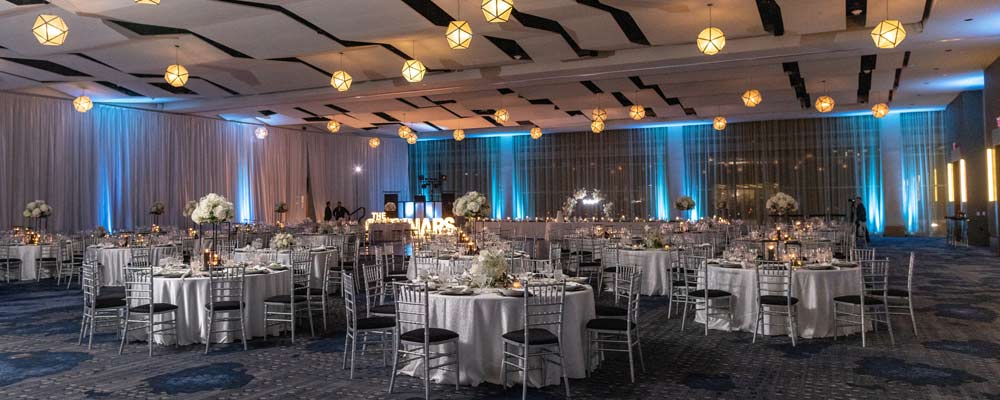 Hilton Cleveland Downtown Wedding Decor