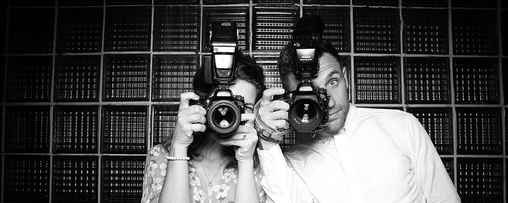 tony-holdingcamera-making-the-moment-photography